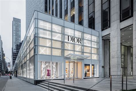 Dior boutique 2021